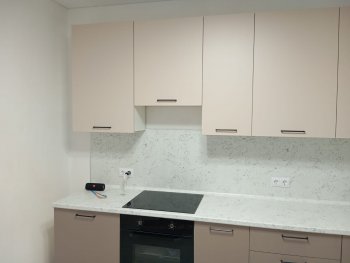 Кухонный гарнитур высокий Латте 3000 мм, Стол. 26 мм в Новоуральске - novouralsk.mebel-e96.ru